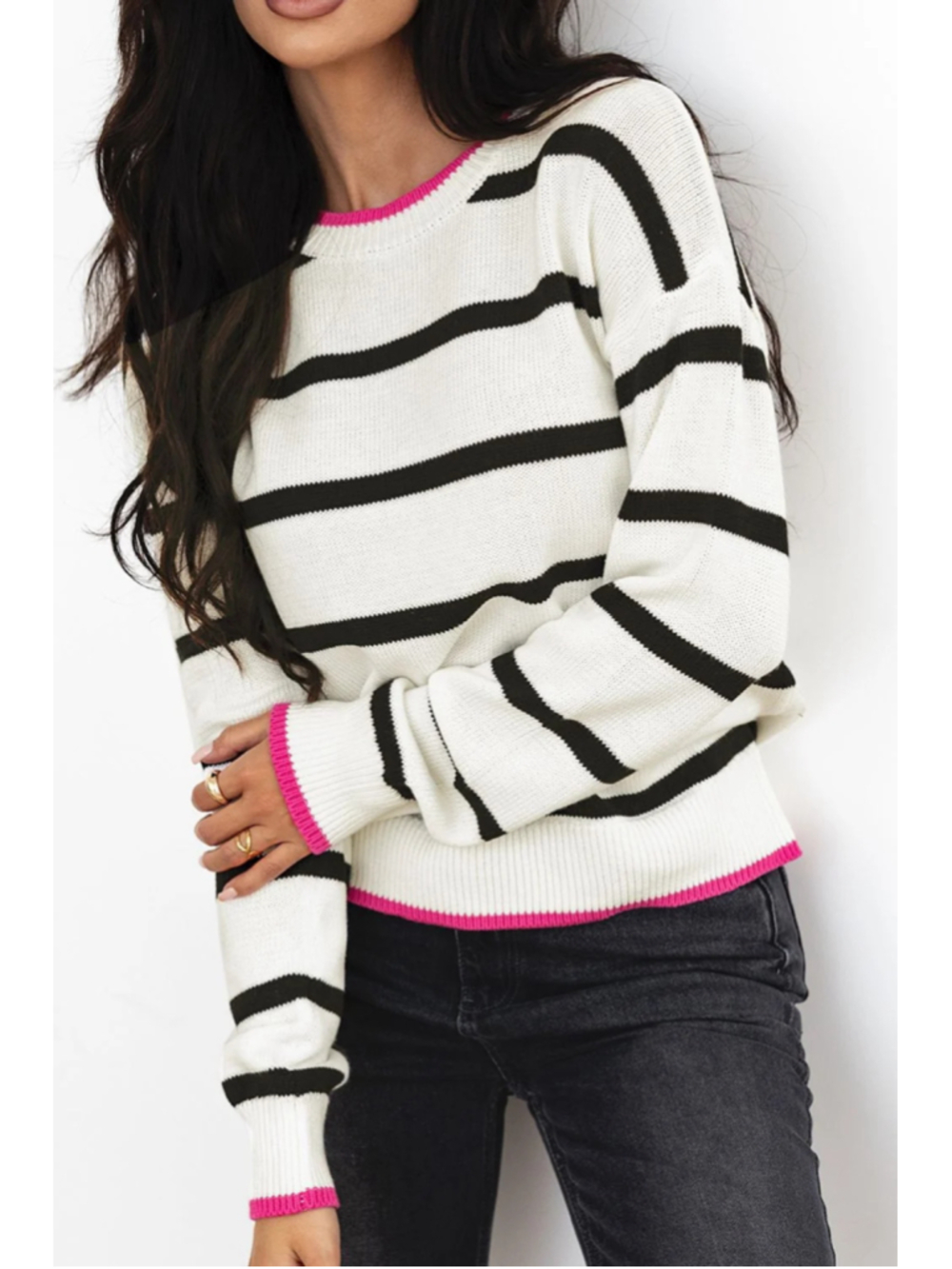 Women's Charming Charlie Striped Crew Neck Sweater White Black Size M